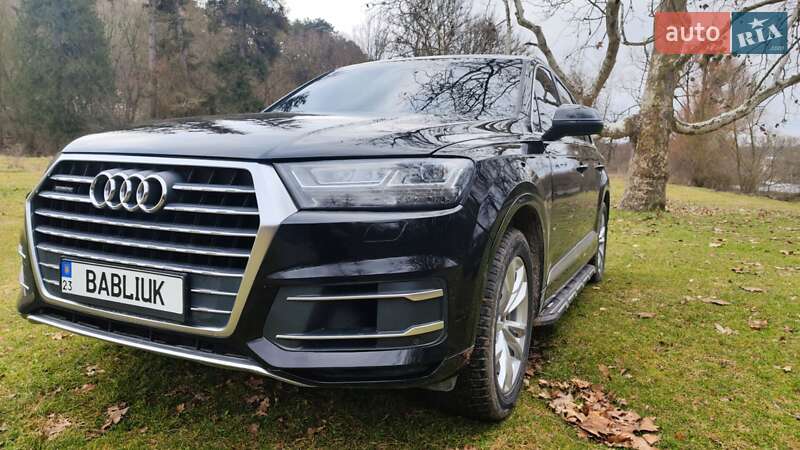 Внедорожник / Кроссовер Audi Q7 2016 в Каменец-Подольском