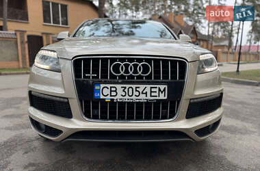 Позашляховик / Кросовер Audi Q7 2010 в 