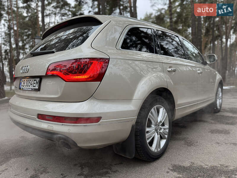Позашляховик / Кросовер Audi Q7 2010 в Чернігові