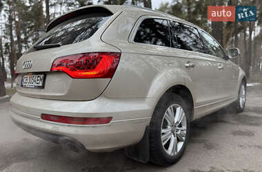Позашляховик / Кросовер Audi Q7 2010 в 
