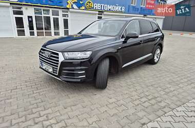Внедорожник / Кроссовер Audi Q7 2015 в 