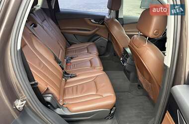 Внедорожник / Кроссовер Audi Q7 2017 в 