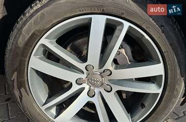Внедорожник / Кроссовер Audi Q7 2011 в 