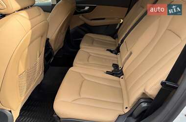 Внедорожник / Кроссовер Audi Q7 2021 в 