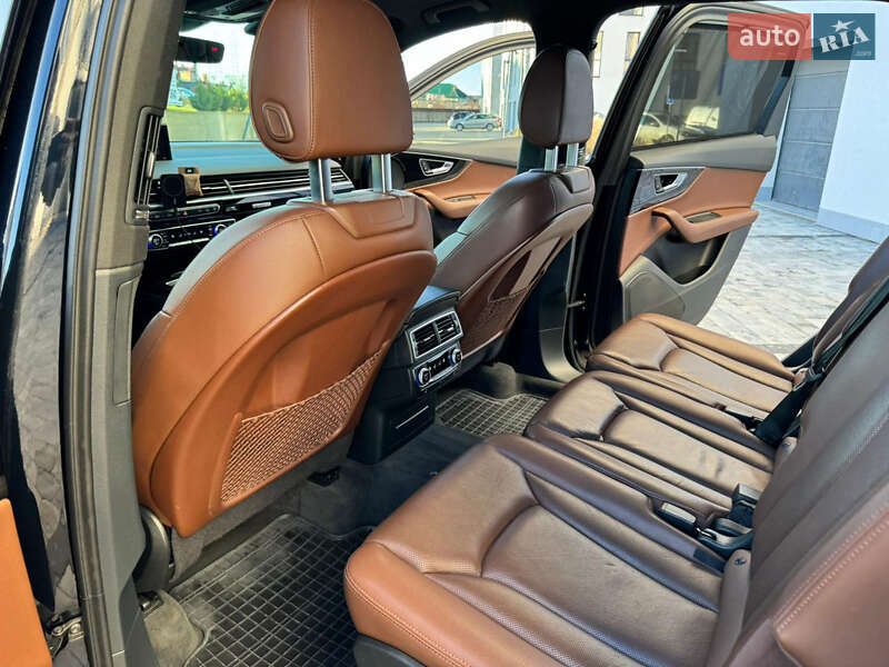 Позашляховик / Кросовер Audi Q7 2016 в Львові