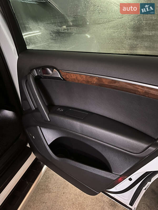Позашляховик / Кросовер Audi Q7 2013 в Тернополі