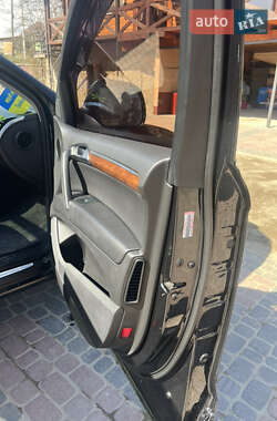 Внедорожник / Кроссовер Audi Q7 2009 в 