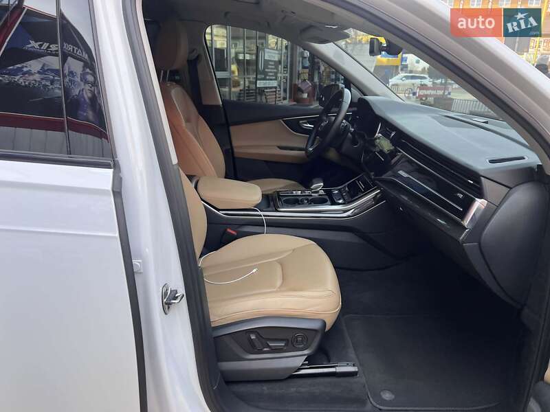 Позашляховик / Кросовер Audi Q7 2020 в Львові