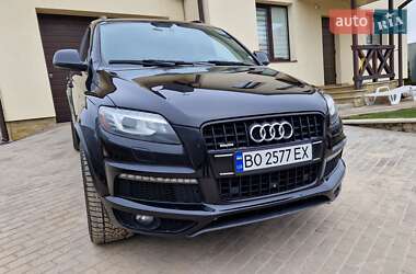 Позашляховик / Кросовер Audi Q7 2013 в 