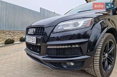 Позашляховик / Кросовер Audi Q7 2013 в 