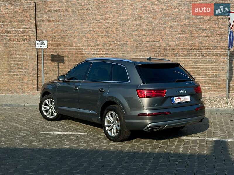 Позашляховик / Кросовер Audi Q7 2015 в Одесі
