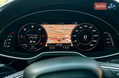 Позашляховик / Кросовер Audi Q7 2015 в 