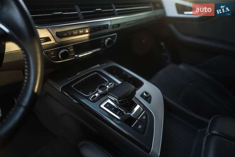 Позашляховик / Кросовер Audi Q7 2018 в Полтаві