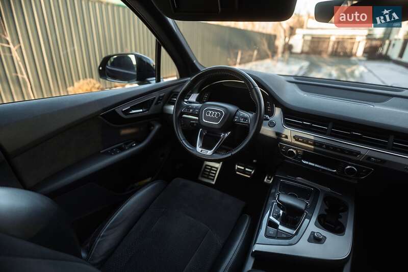 Позашляховик / Кросовер Audi Q7 2018 в Полтаві