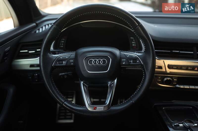 Позашляховик / Кросовер Audi Q7 2018 в Полтаві
