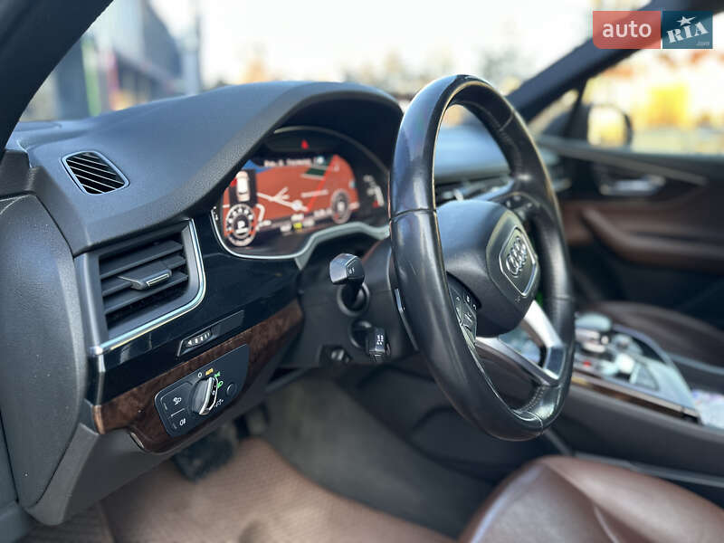 Внедорожник / Кроссовер Audi Q7 2016 в Ровно