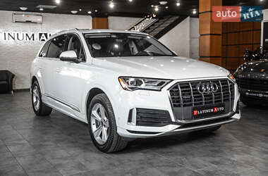 Внедорожник / Кроссовер Audi Q7 2022 в 