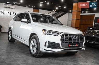 Внедорожник / Кроссовер Audi Q7 2022 в 