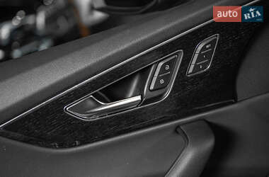 Внедорожник / Кроссовер Audi Q7 2022 в 