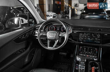 Внедорожник / Кроссовер Audi Q7 2022 в 