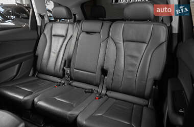 Внедорожник / Кроссовер Audi Q7 2022 в 