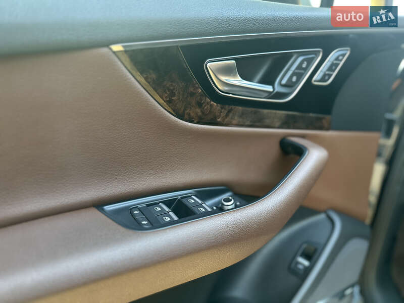 Внедорожник / Кроссовер Audi Q7 2016 в Ровно