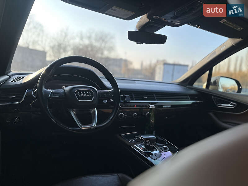 Внедорожник / Кроссовер Audi Q7 2016 в Ровно