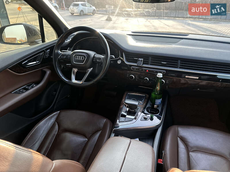 Внедорожник / Кроссовер Audi Q7 2016 в Ровно