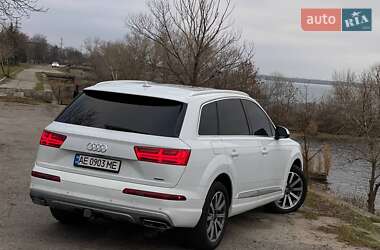 Позашляховик / Кросовер Audi Q7 2017 в Дніпрі