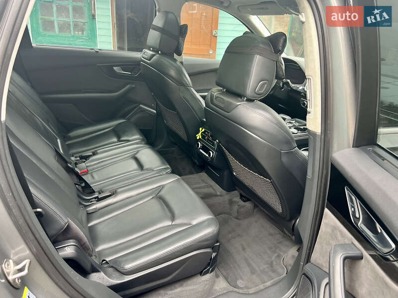 Внедорожник / Кроссовер Audi Q7 2015 в Сумах