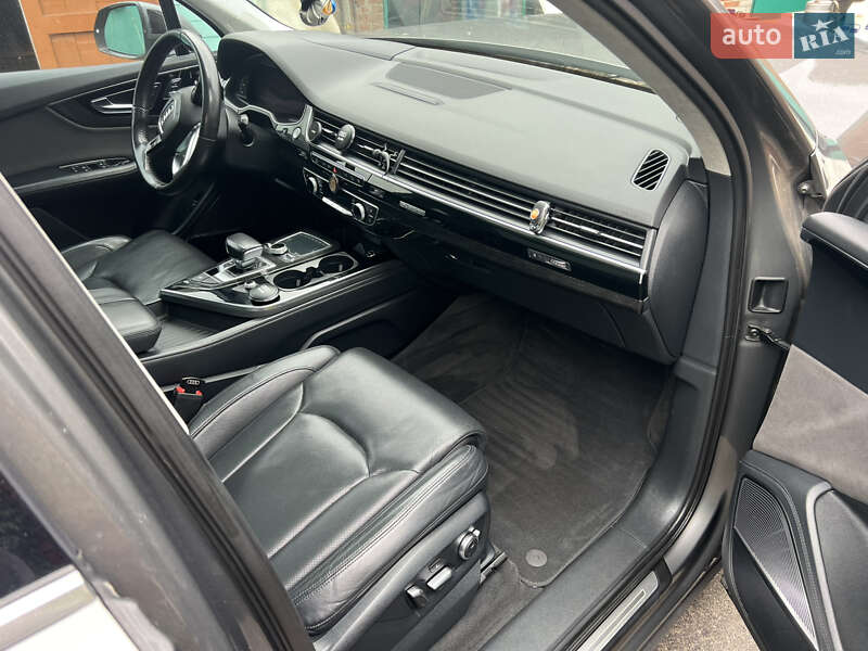 Внедорожник / Кроссовер Audi Q7 2015 в Сумах