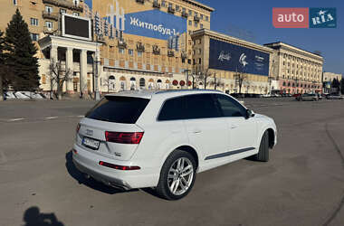 Внедорожник / Кроссовер Audi Q7 2018 в 
