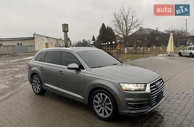 Внедорожник / Кроссовер Audi Q7 2016 в 