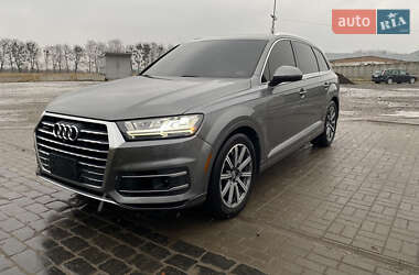 Внедорожник / Кроссовер Audi Q7 2016 в 