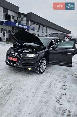 Внедорожник / Кроссовер Audi Q7 2012 в 