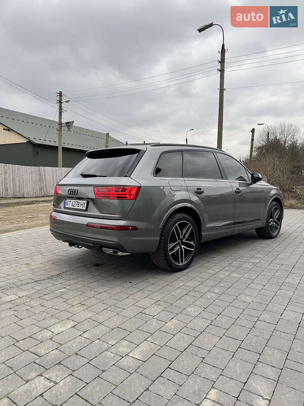 Внедорожник / Кроссовер Audi Q7 2017 в Коломые