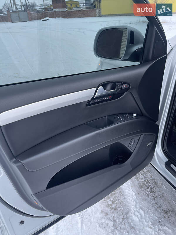 Внедорожник / Кроссовер Audi Q7 2013 в Харькове