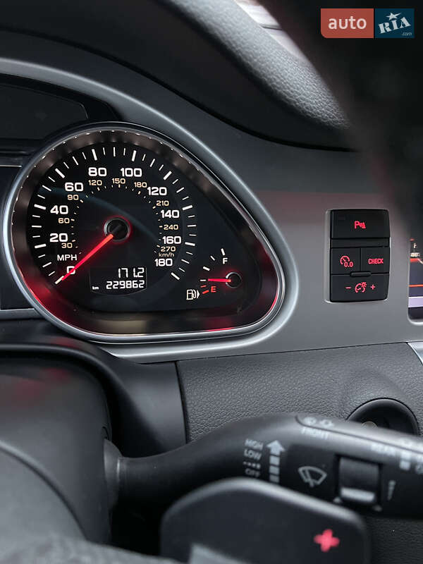 Внедорожник / Кроссовер Audi Q7 2013 в Харькове