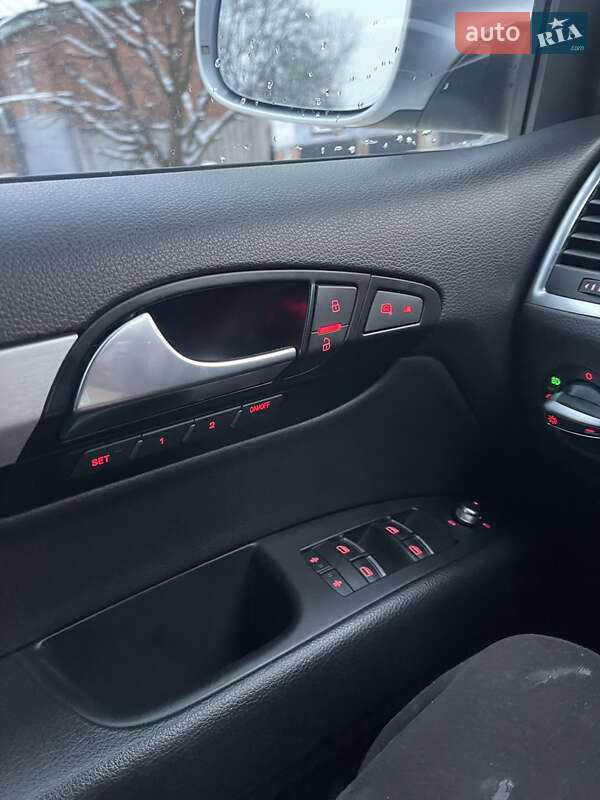 Внедорожник / Кроссовер Audi Q7 2013 в Харькове