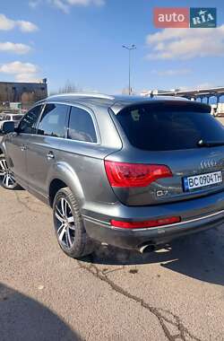 Внедорожник / Кроссовер Audi Q7 2015 в 