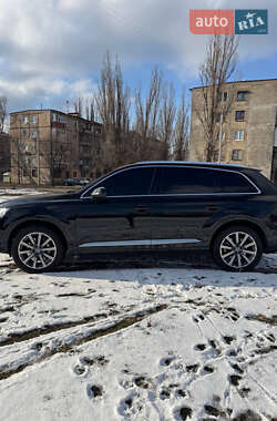 Внедорожник / Кроссовер Audi Q7 2017 в Кривом Роге