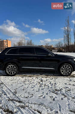 Внедорожник / Кроссовер Audi Q7 2017 в Кривом Роге