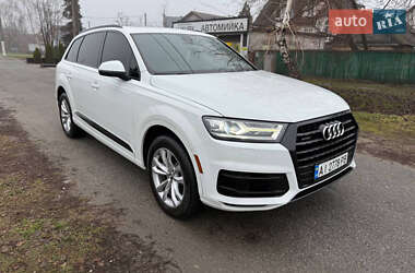 Внедорожник / Кроссовер Audi Q7 2016 в 