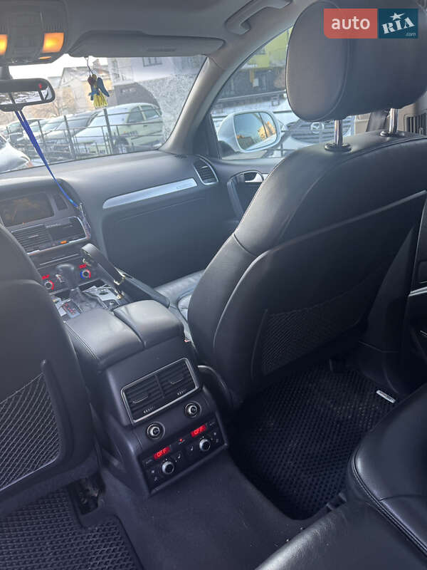 Внедорожник / Кроссовер Audi Q7 2010 в Луцке