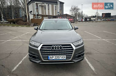 Позашляховик / Кросовер Audi Q7 2018 в 