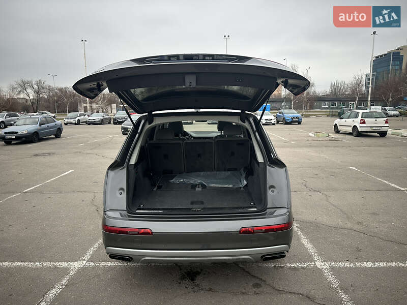 Позашляховик / Кросовер Audi Q7 2018 в Запоріжжі