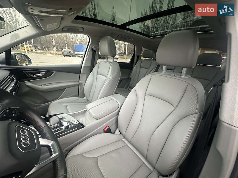 Позашляховик / Кросовер Audi Q7 2018 в Запоріжжі