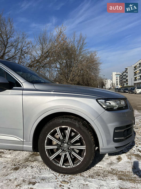 Позашляховик / Кросовер Audi Q7 2016 в Тернополі