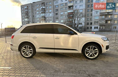 Позашляховик / Кросовер Audi Q7 2017 в 