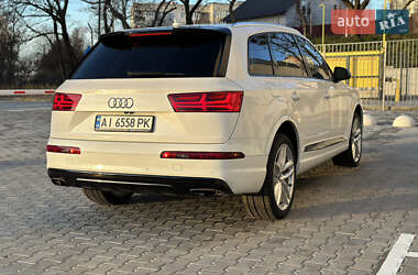 Позашляховик / Кросовер Audi Q7 2017 в 